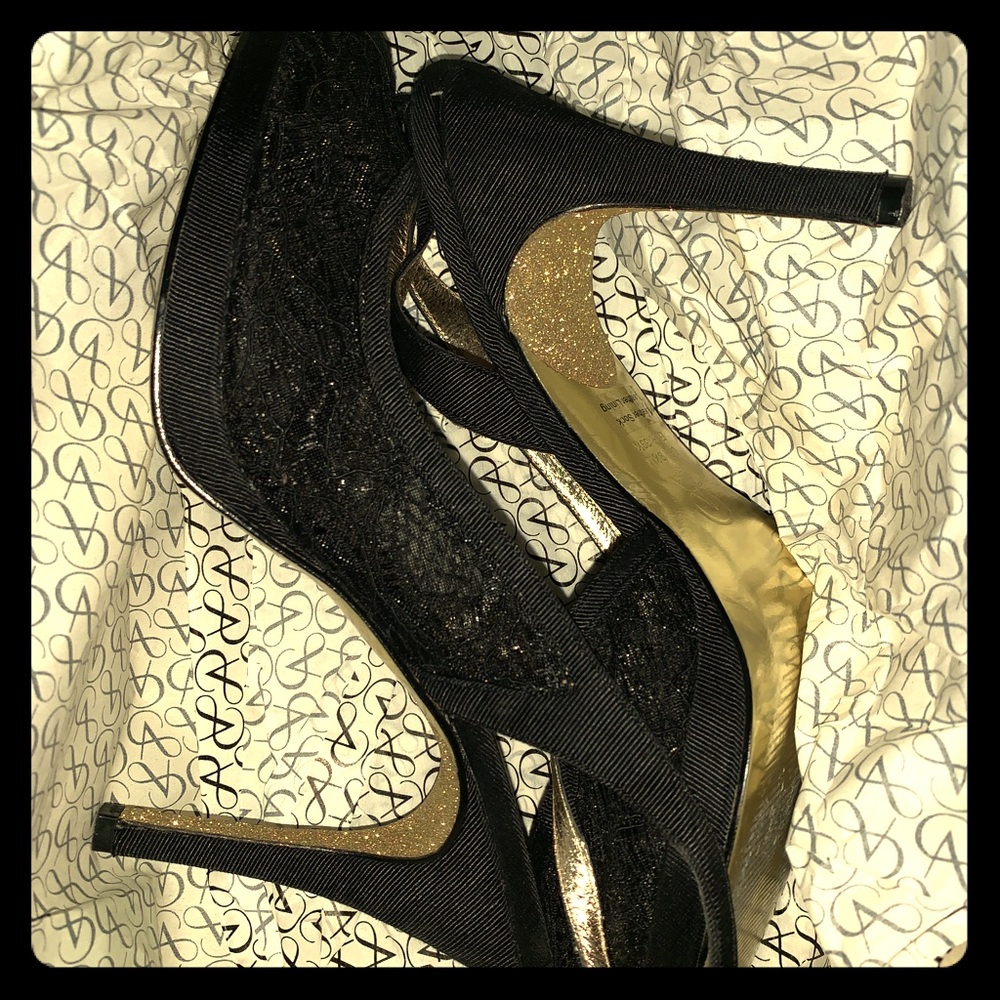 Beautiful cocktail dress black lace heels